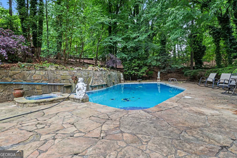 590 Valley Hall DR Atlanta, GA 30350