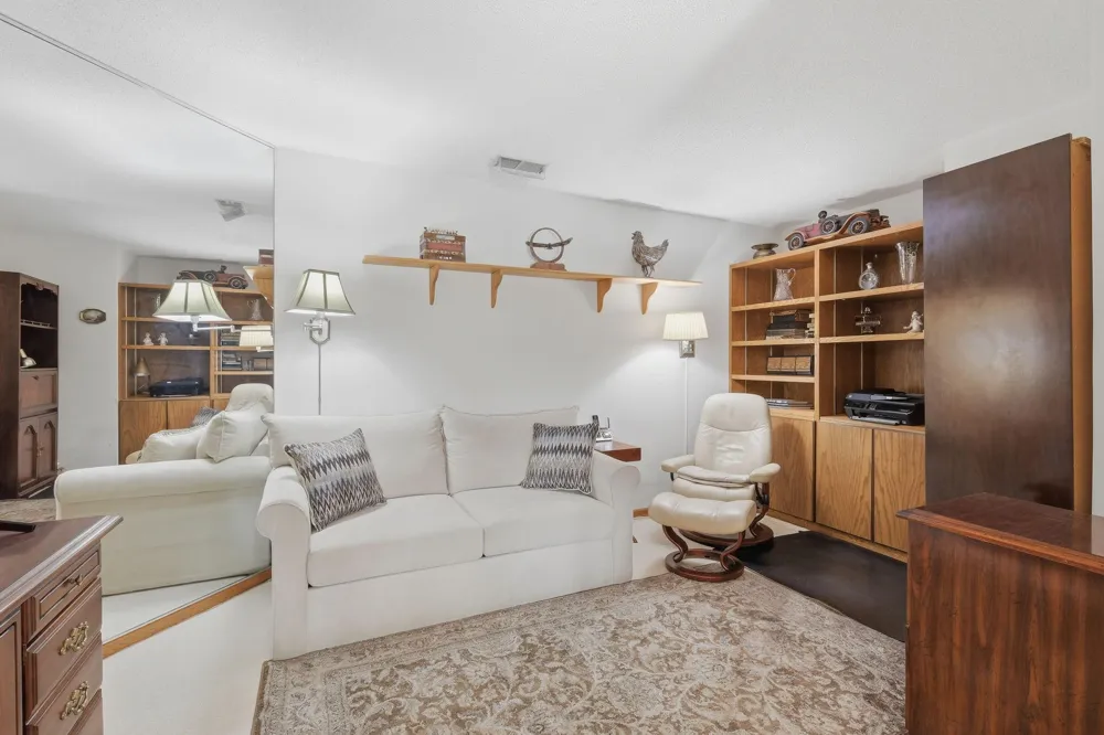 32 11th Avenue S #216 Hopkins, MN 55343