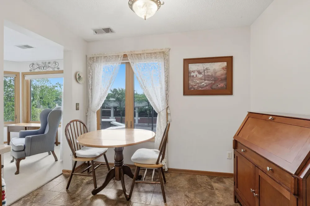 32 11th Avenue S #216 Hopkins, MN 55343