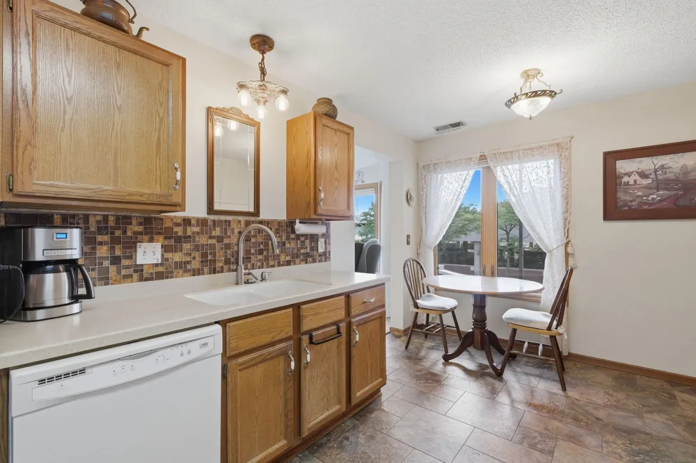 32 11th Avenue S #216 Hopkins, MN 55343