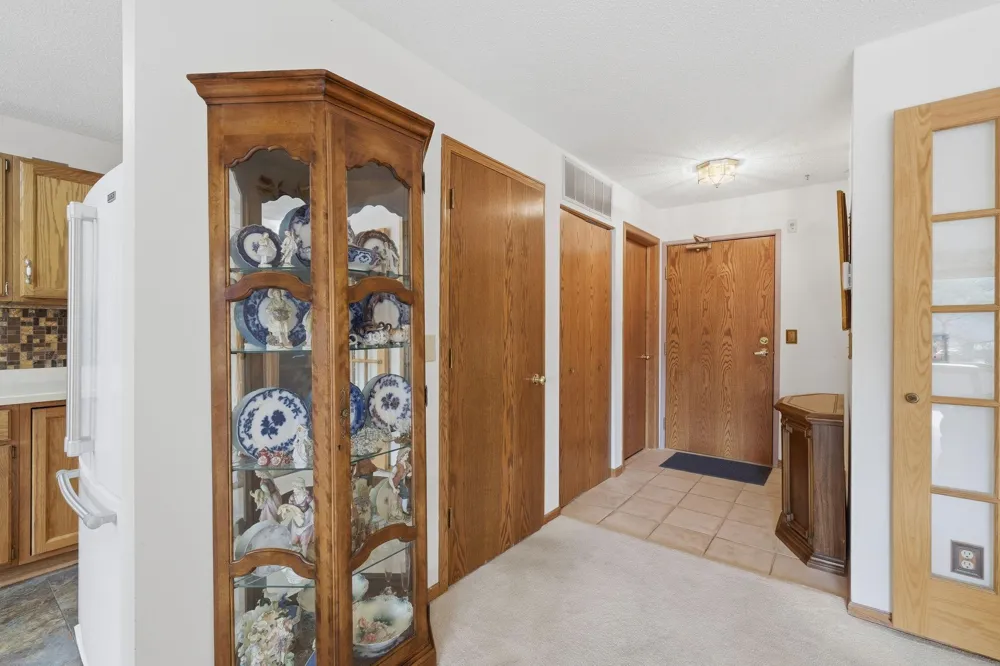 32 11th Avenue S #216 Hopkins, MN 55343