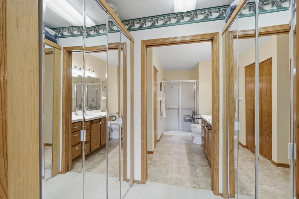 32 11th Avenue S #216 Hopkins, MN 55343