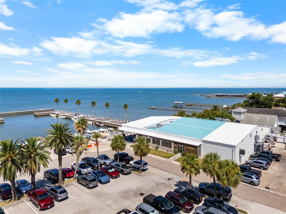 645 3rd Street San Leon, TX 77539