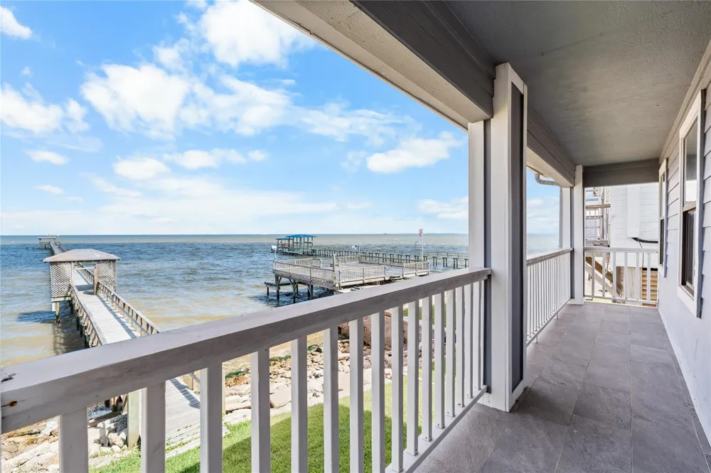 645 3rd Street San Leon, TX 77539