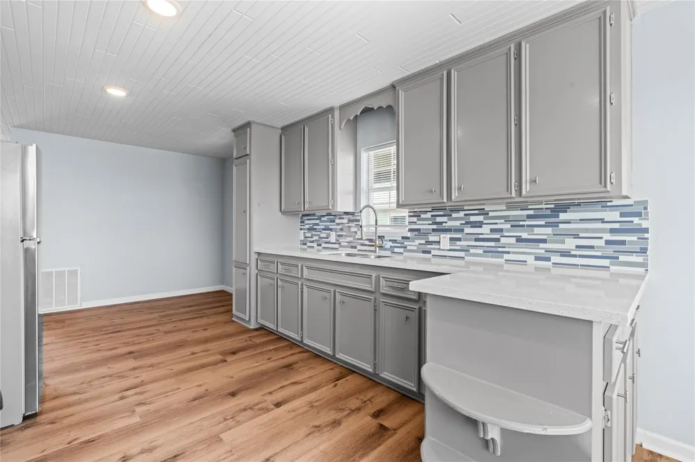 645 3rd Street San Leon, TX 77539