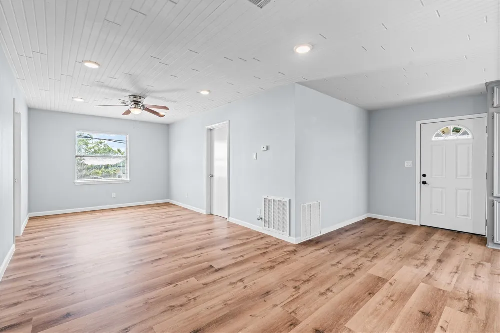 645 3rd Street San Leon, TX 77539