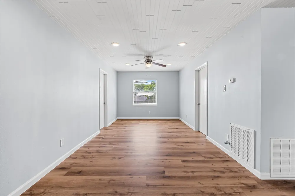 645 3rd Street San Leon, TX 77539