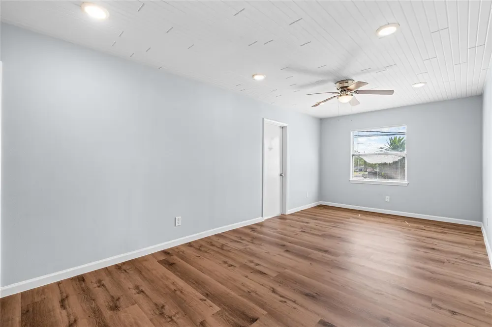 645 3rd Street San Leon, TX 77539