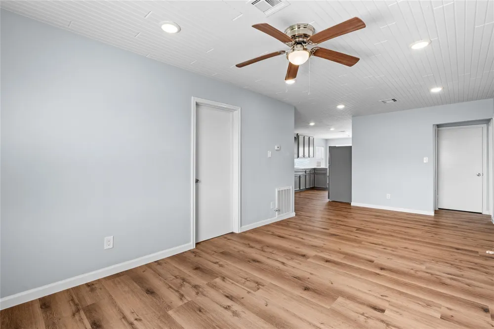 645 3rd Street San Leon, TX 77539