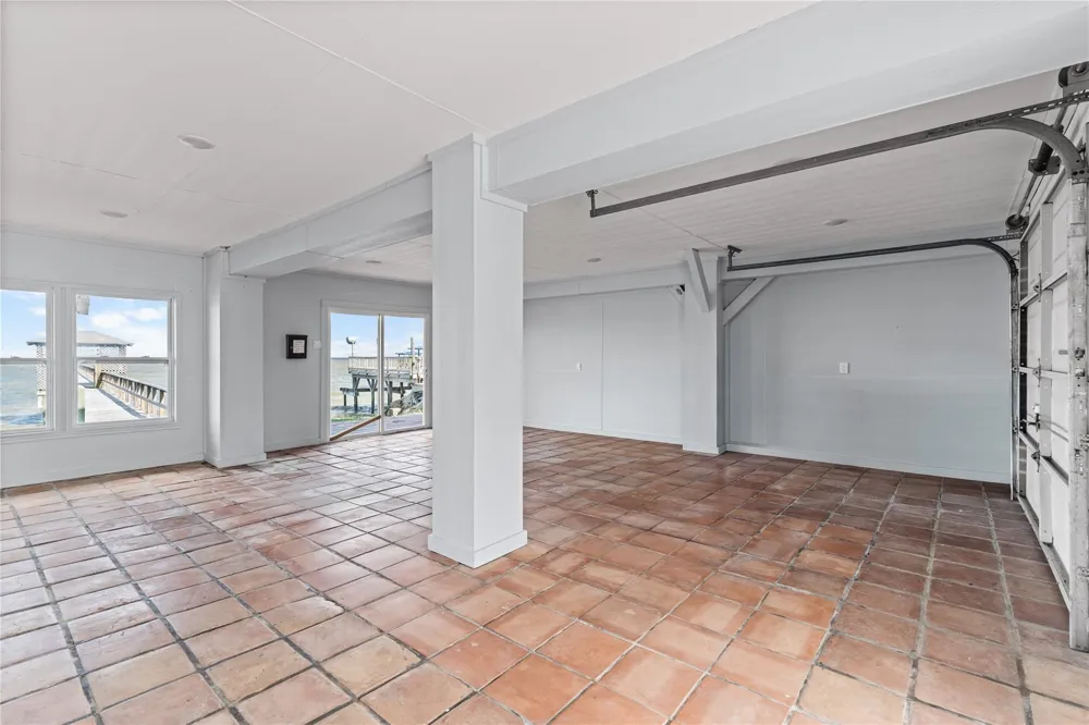 645 3rd Street San Leon, TX 77539