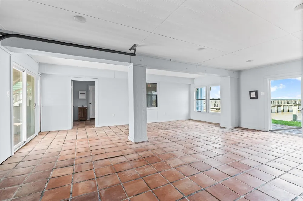 645 3rd Street San Leon, TX 77539