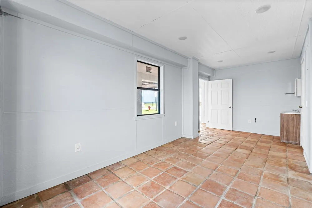 645 3rd Street San Leon, TX 77539
