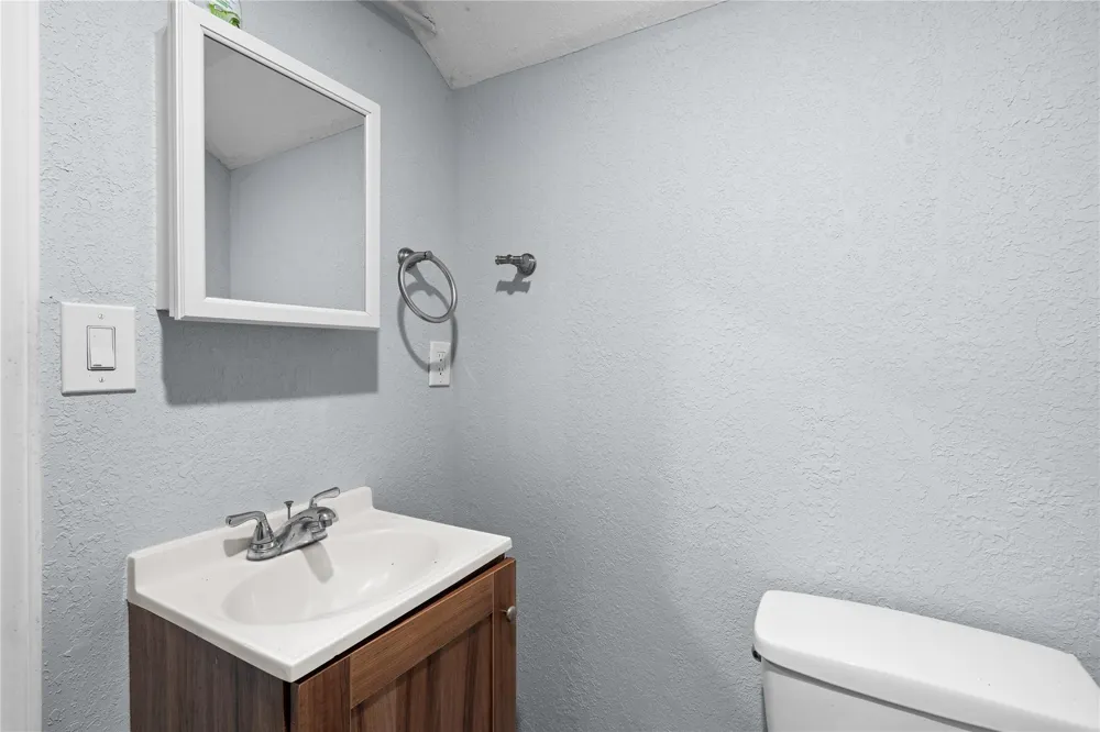 645 3rd Street San Leon, TX 77539