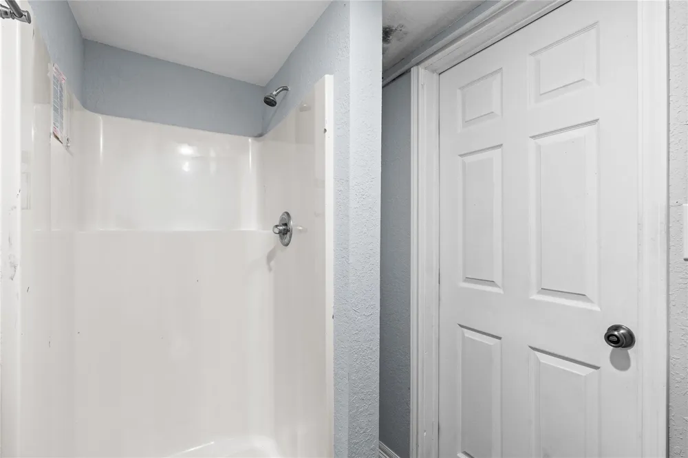 645 3rd Street San Leon, TX 77539