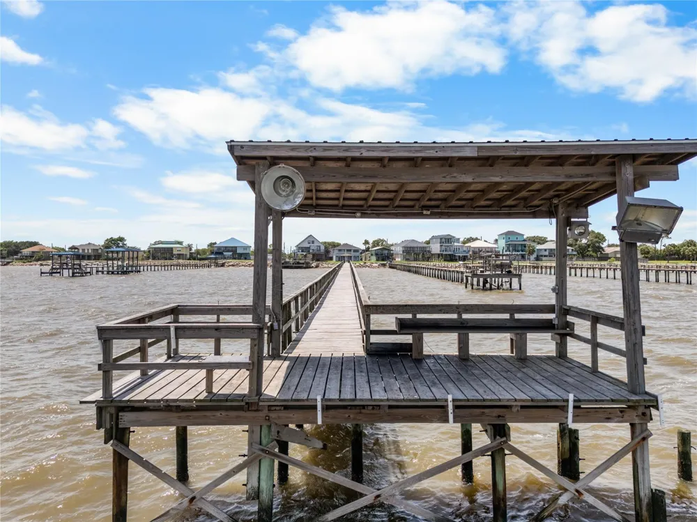 645 3rd Street San Leon, TX 77539