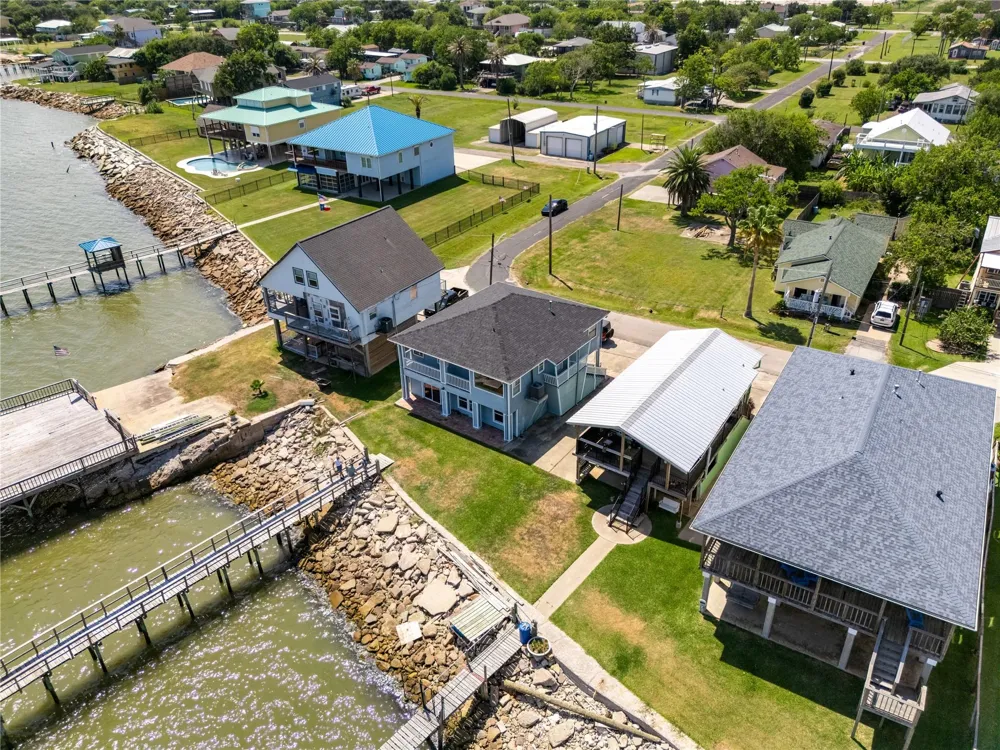 645 3rd Street San Leon, TX 77539