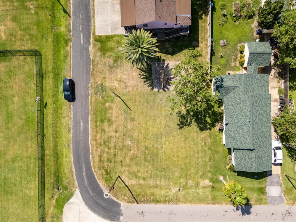 645 3rd Street San Leon, TX 77539