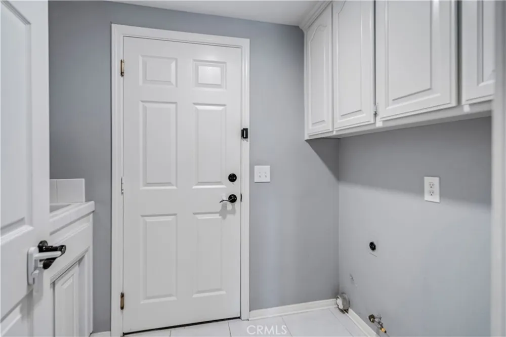 42031 Crestland Lancaster, CA 93536