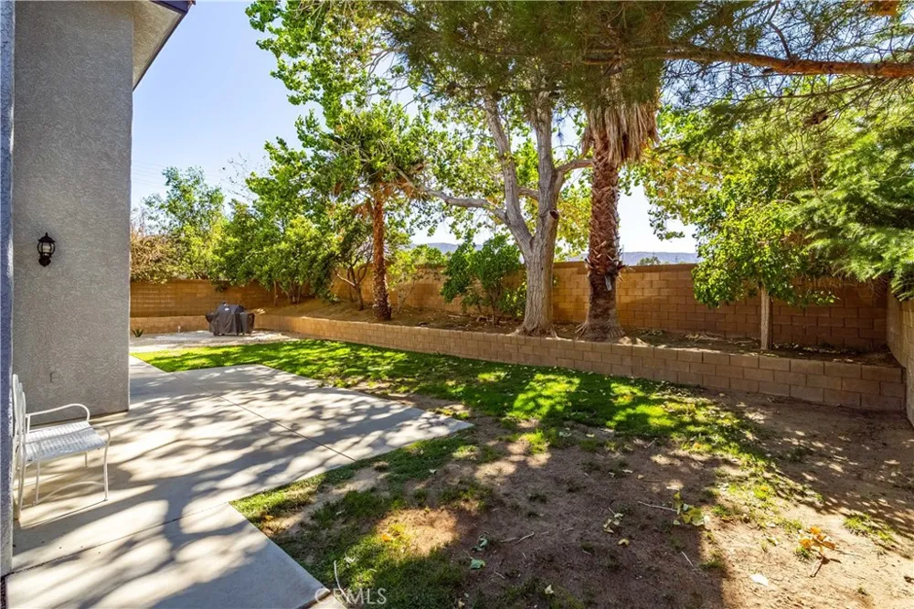42031 Crestland Lancaster, CA 93536