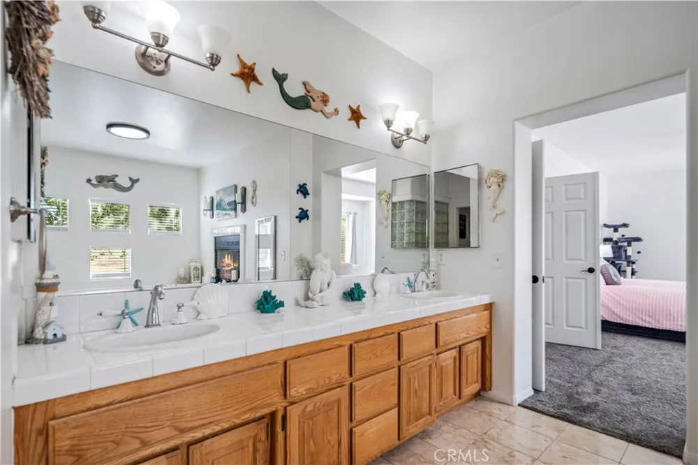 42031 Crestland Lancaster, CA 93536
