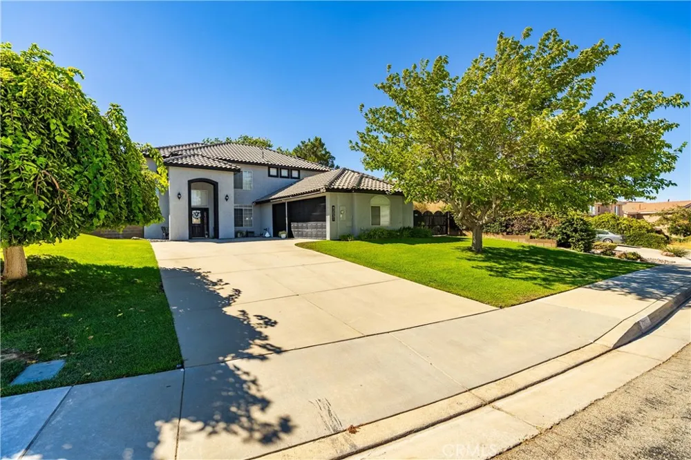 42031 Crestland Lancaster, CA 93536