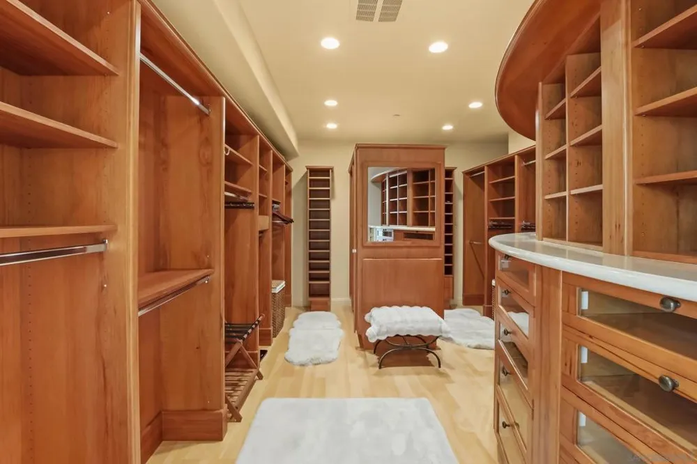 741 Rosecrans San Diego, CA 92106