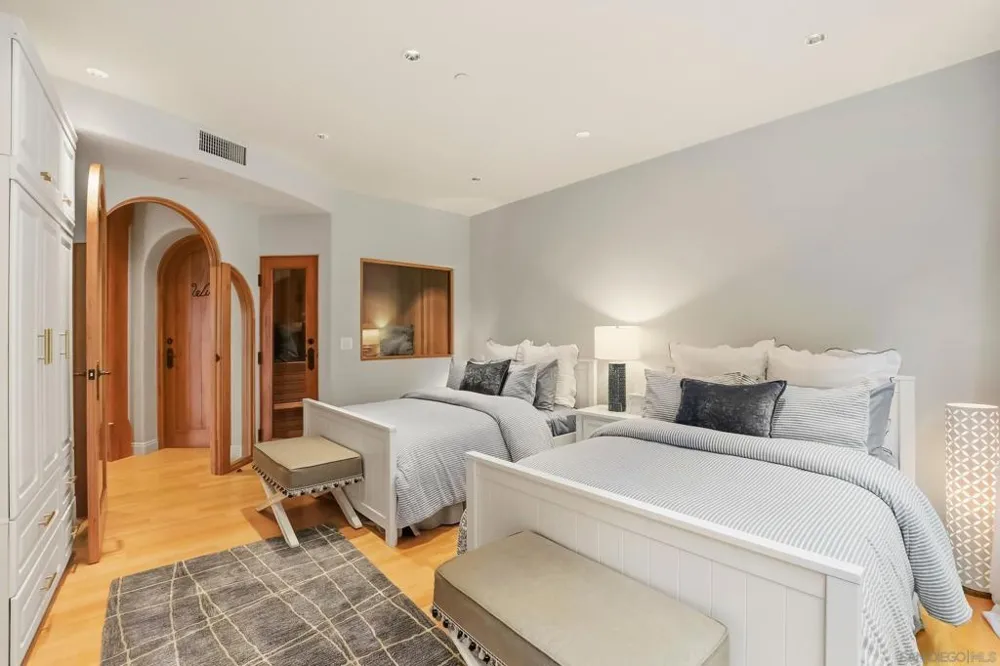 741 Rosecrans San Diego, CA 92106