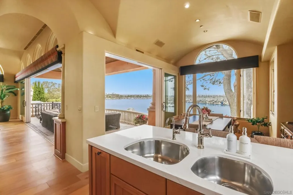 741 Rosecrans San Diego, CA 92106