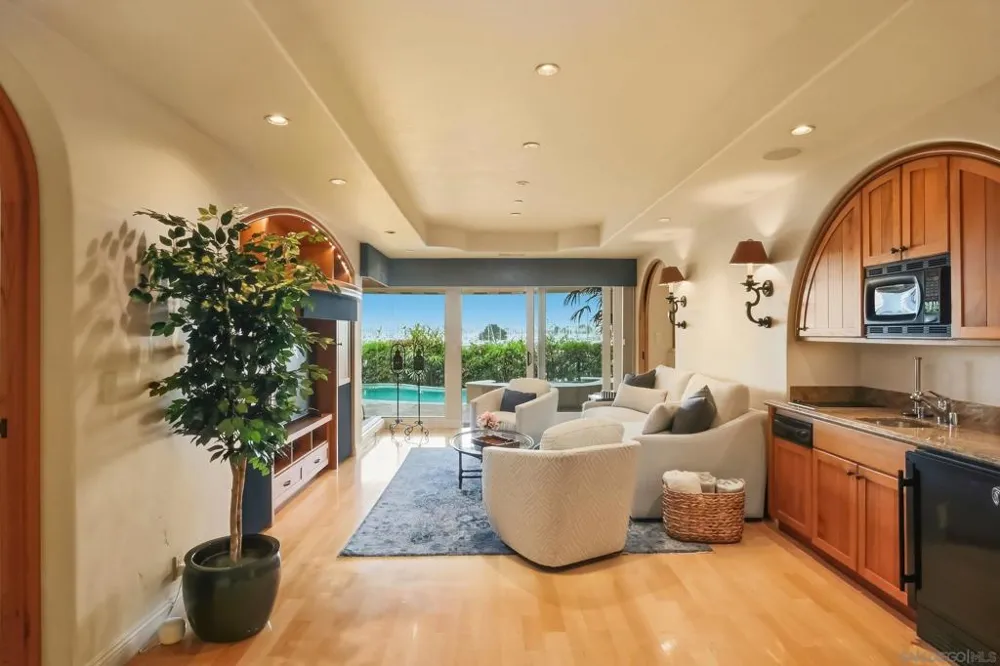 741 Rosecrans San Diego, CA 92106