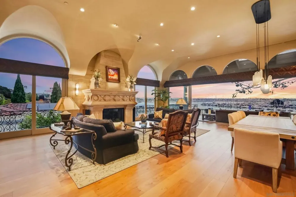 741 Rosecrans San Diego, CA 92106