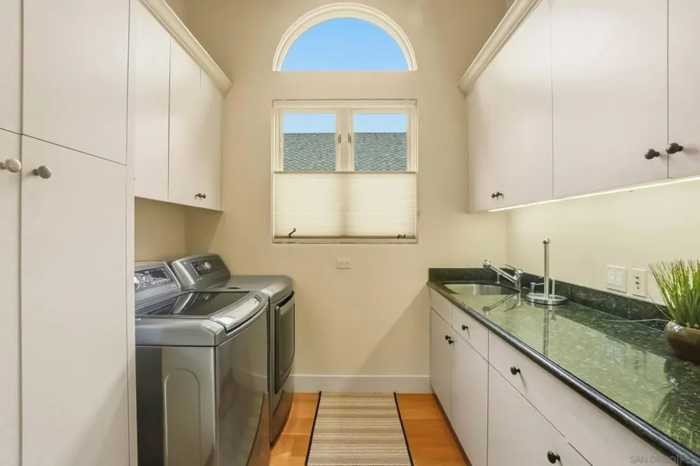 741 Rosecrans San Diego, CA 92106