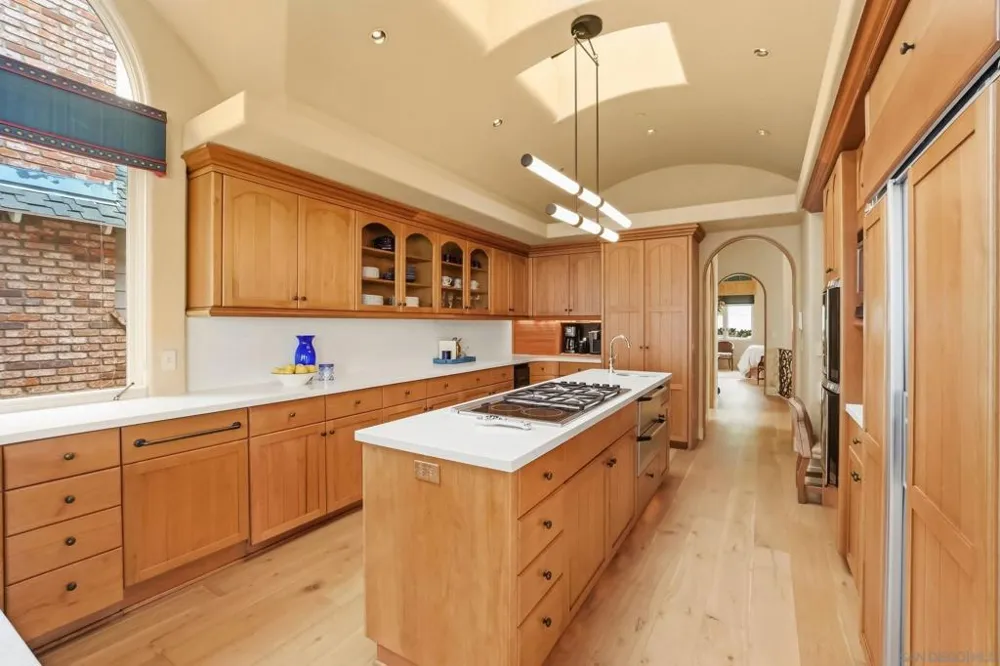 741 Rosecrans San Diego, CA 92106