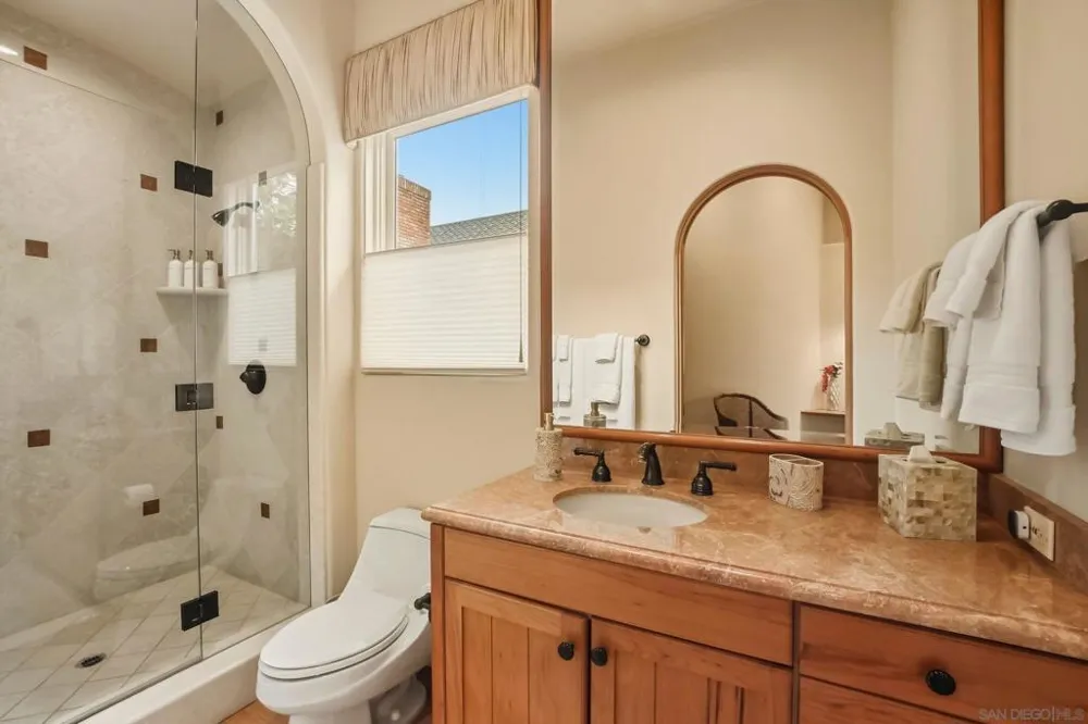 741 Rosecrans San Diego, CA 92106