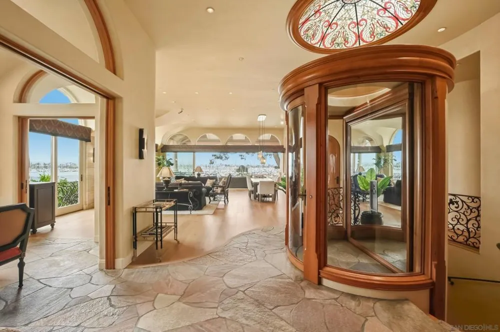741 Rosecrans San Diego, CA 92106