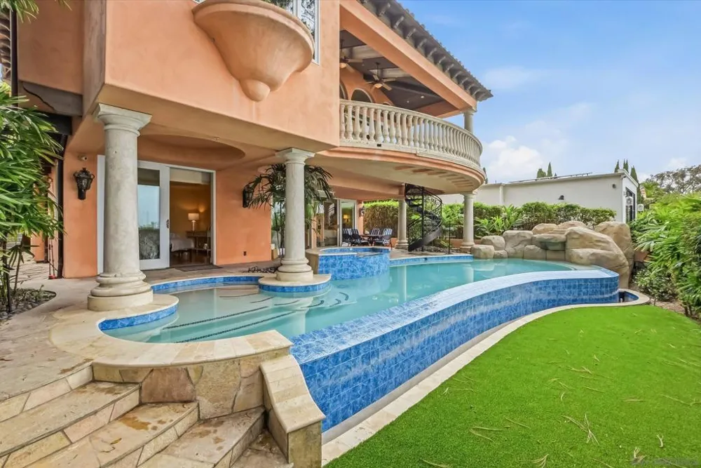 741 Rosecrans San Diego, CA 92106
