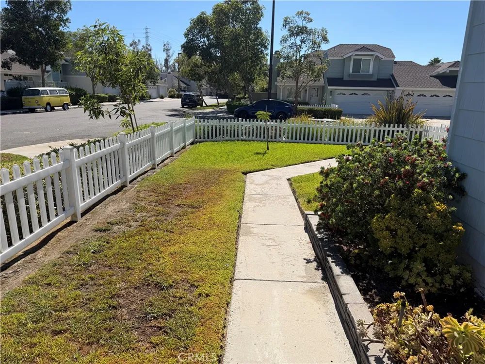 1 Amberleaf Irvine, CA 92614
