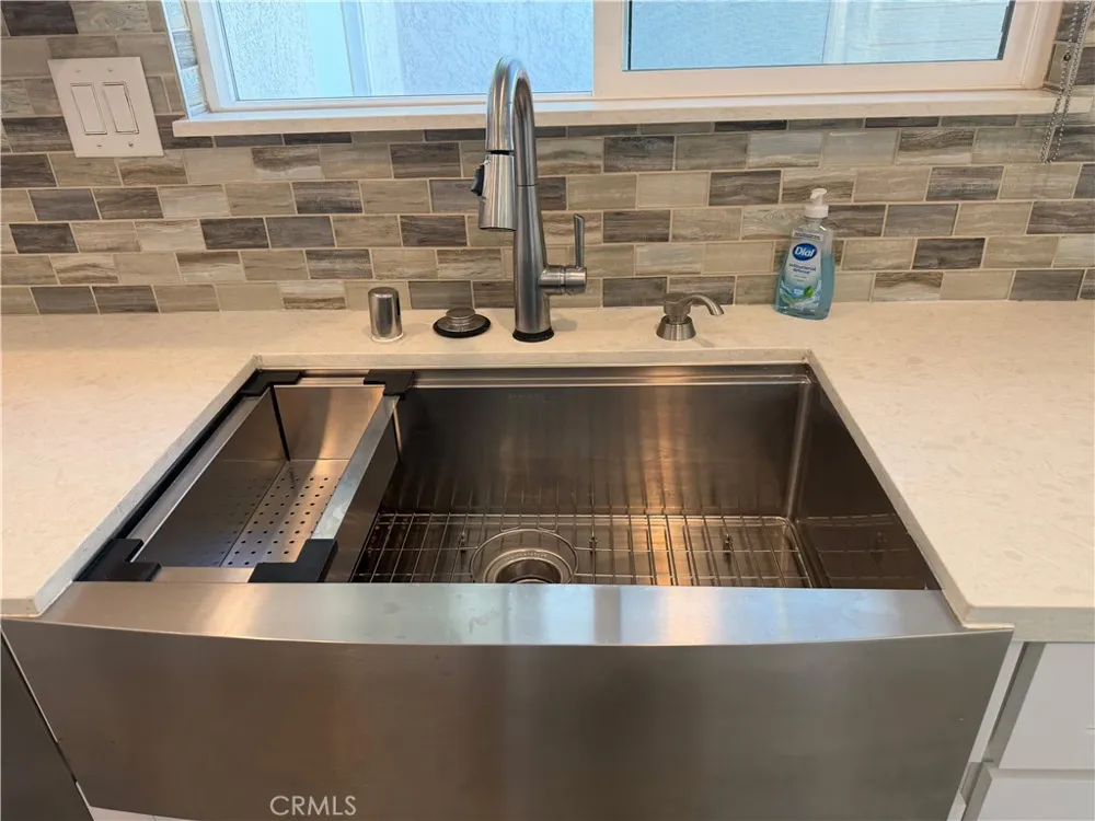 1 Amberleaf Irvine, CA 92614