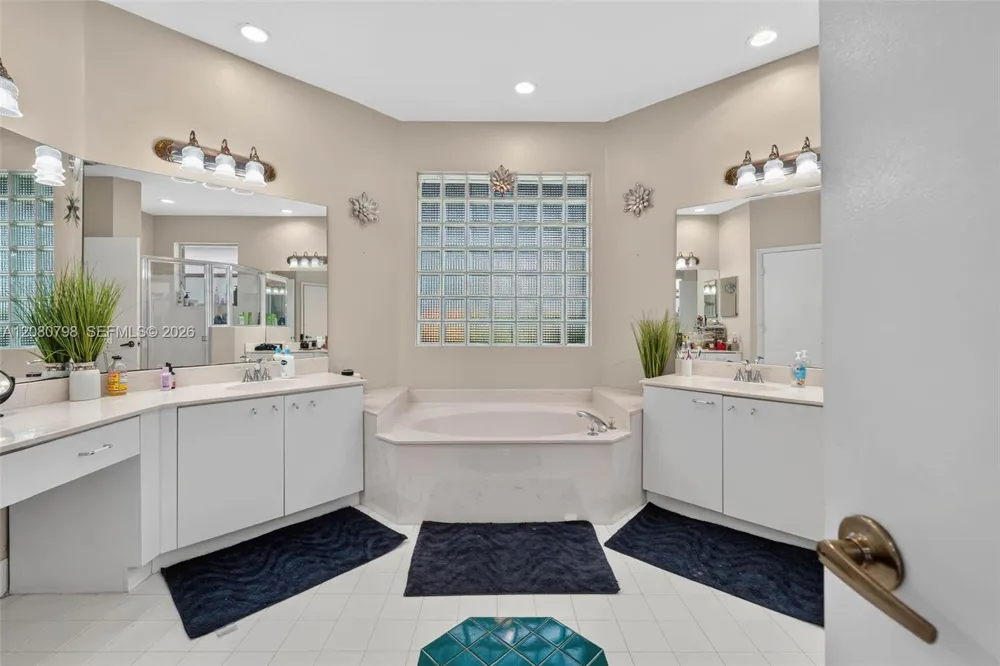 6640 NW 41st St Coral Springs, FL 33067