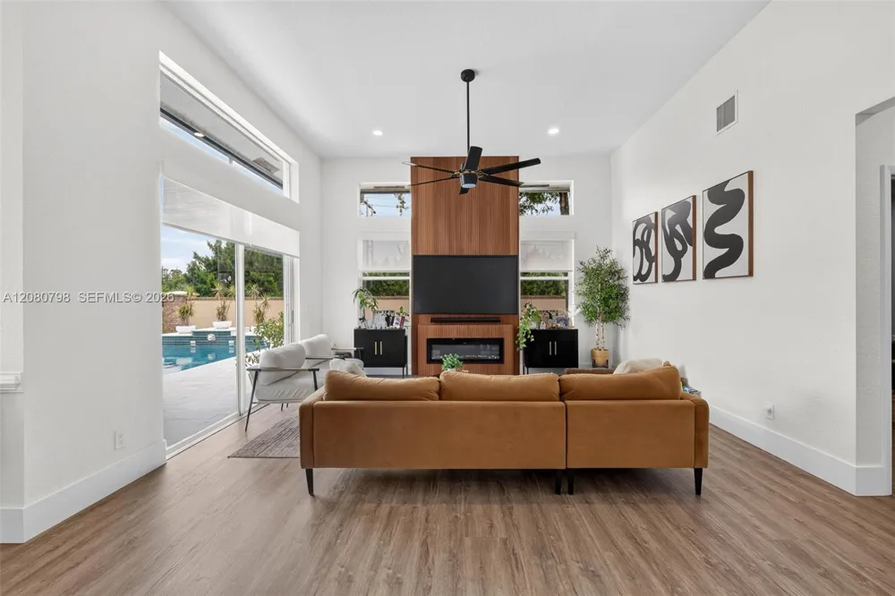 6640 NW 41st St Coral Springs, FL 33067