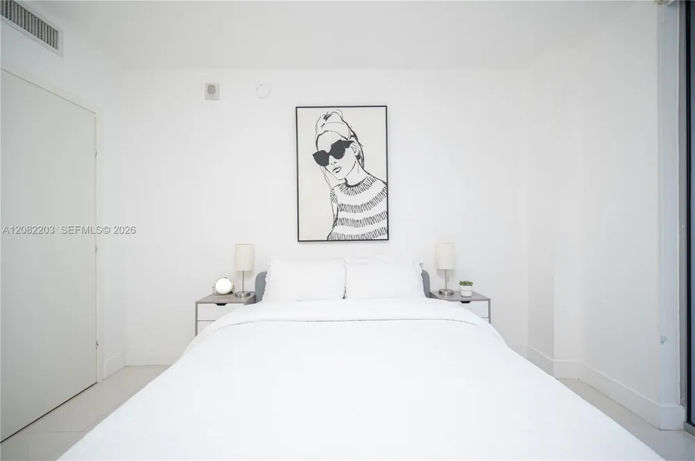 1300 Brickell Bay Dr #1601 Miami, FL 33131