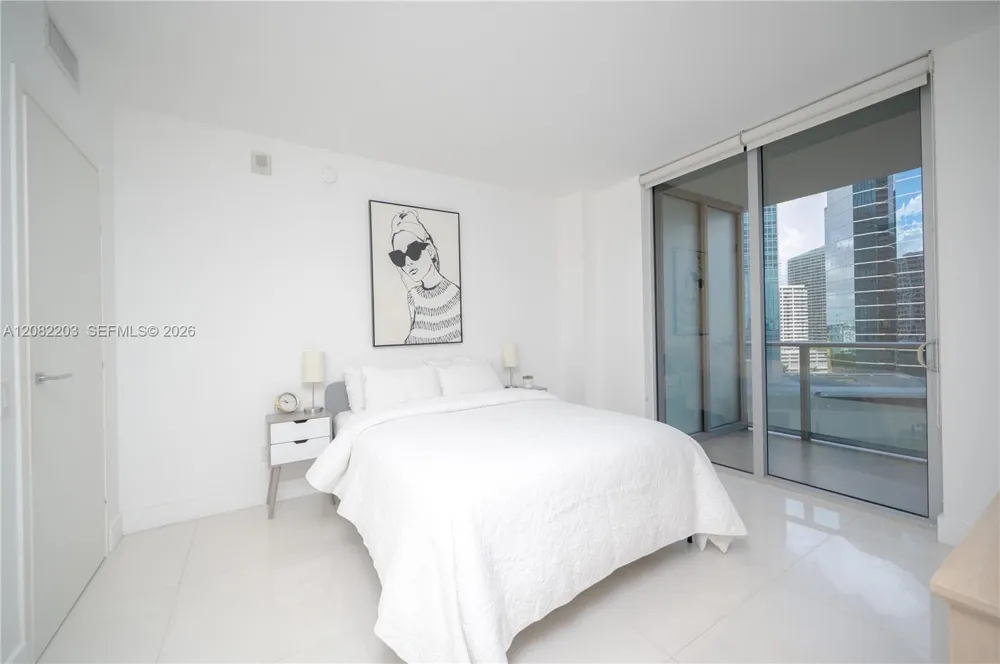 1300 Brickell Bay Dr #1601 Miami, FL 33131