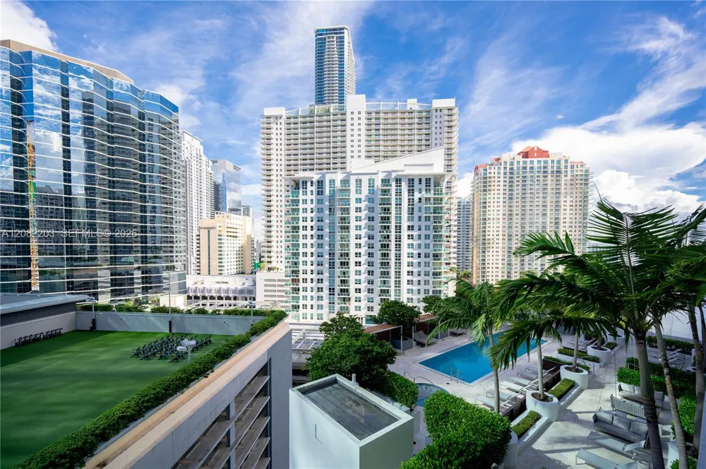 1300 Brickell Bay Dr #1601 Miami, FL 33131