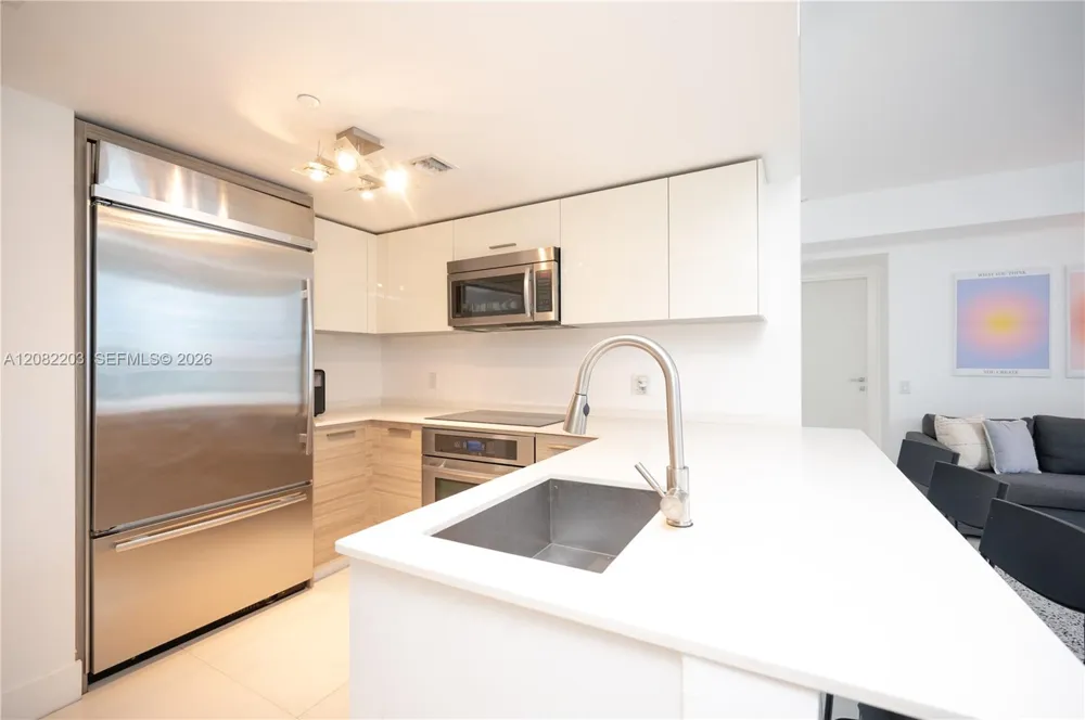 1300 Brickell Bay Dr #1601 Miami, FL 33131