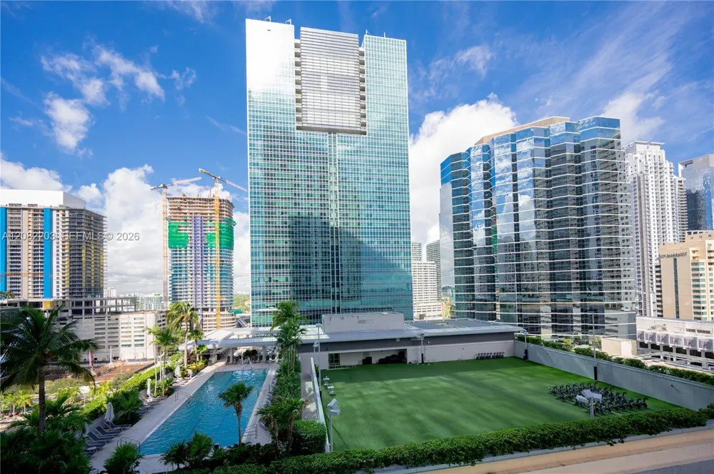 1300 Brickell Bay Dr #1601 Miami, FL 33131