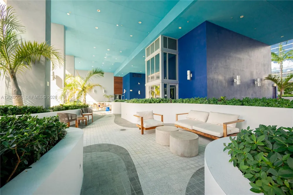 1300 Brickell Bay Dr #1601 Miami, FL 33131