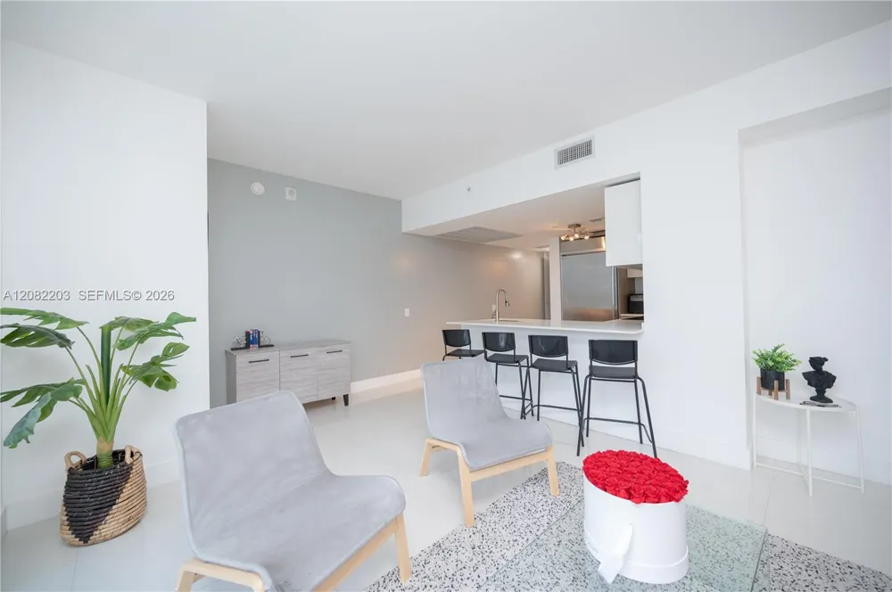 1300 Brickell Bay Dr #1601 Miami, FL 33131