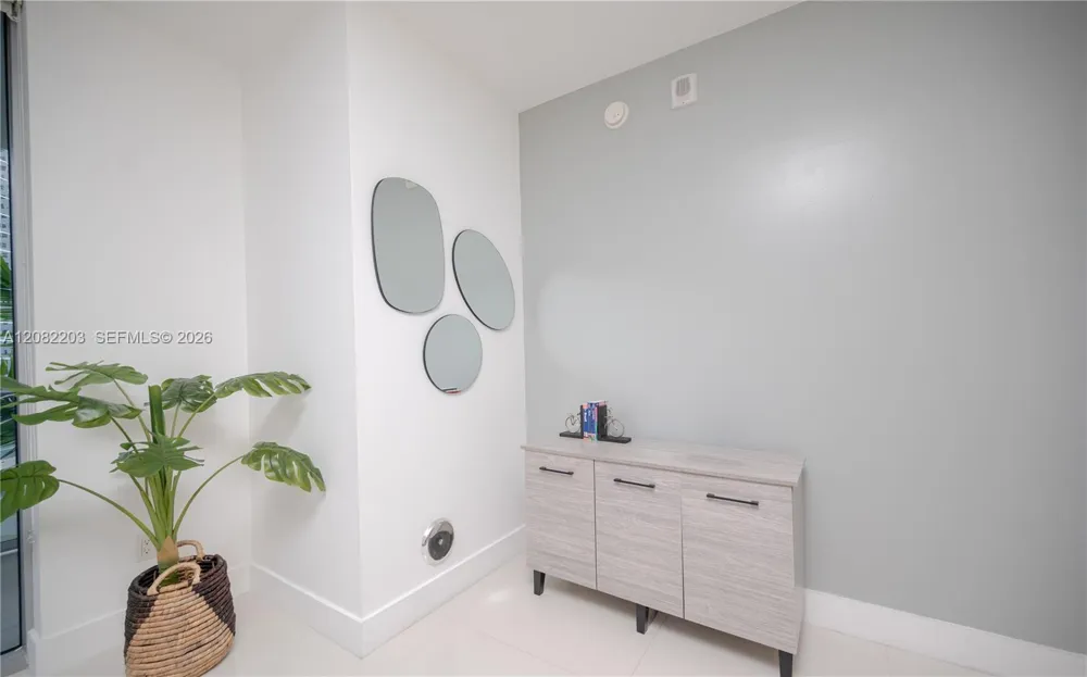 1300 Brickell Bay Dr #1601 Miami, FL 33131