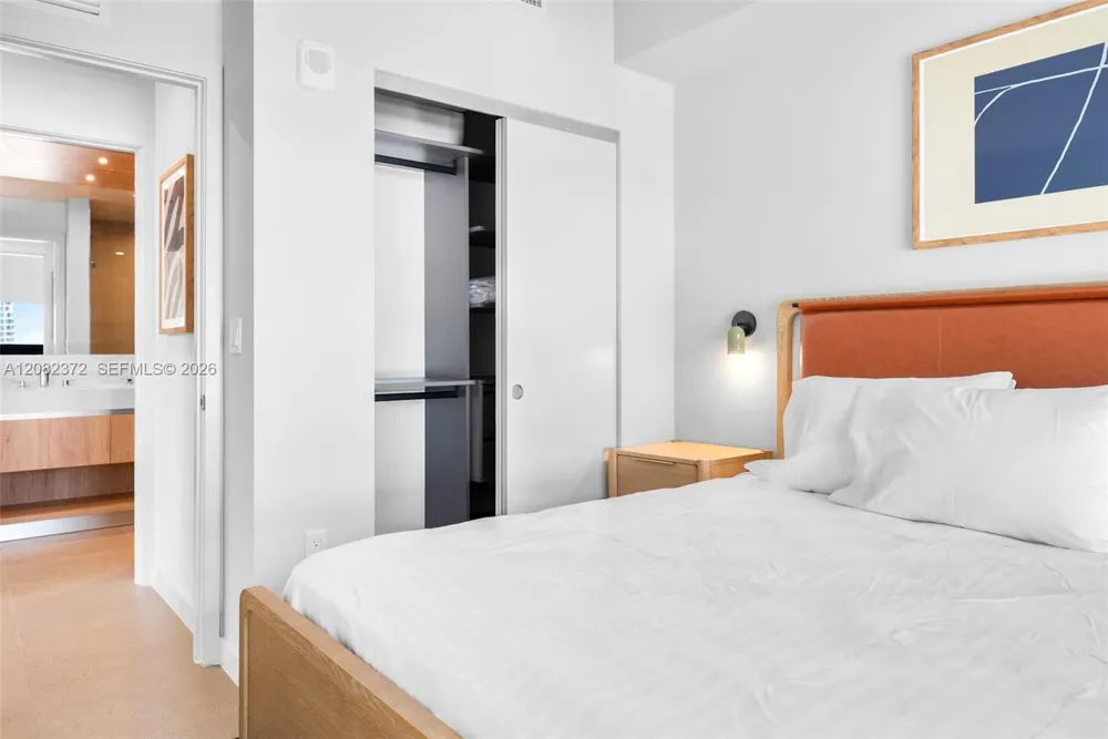 11 NE 6th St #2209 Miami, FL 33132