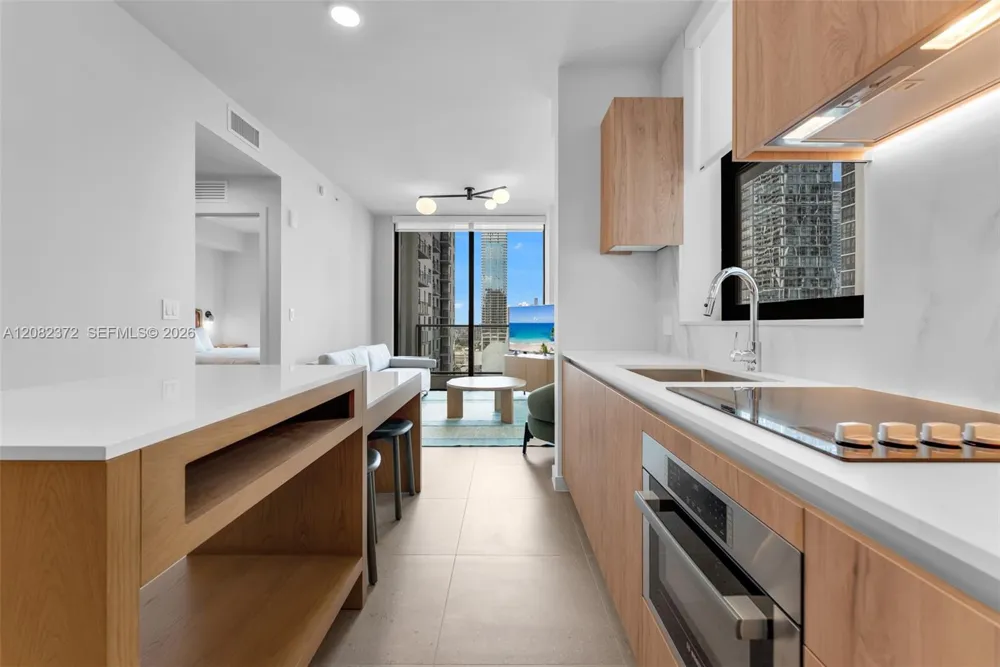 11 NE 6th St #2209 Miami, FL 33132