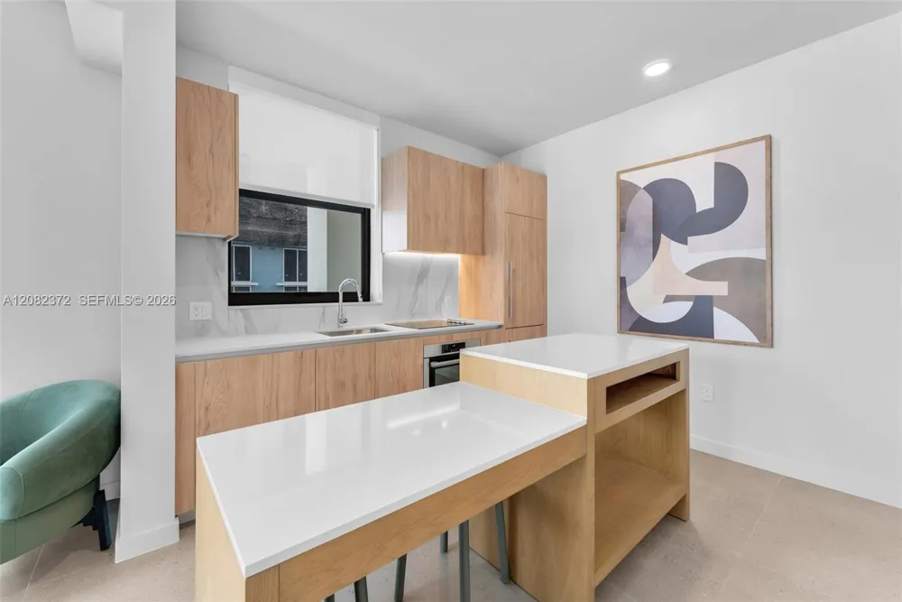 11 NE 6th St #2209 Miami, FL 33132